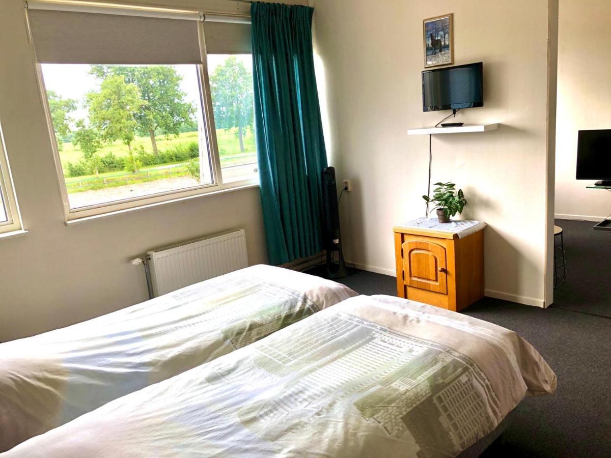 Oudega  Manege Sanninghoeve B&B المظهر الخارجي الصورة