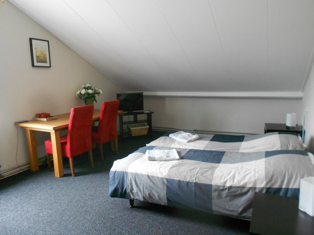 Oudega  Manege Sanninghoeve B&B المظهر الخارجي الصورة